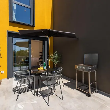 New Stylish Casa Melisa With 2 Gardens And Bbq Facilities! * פורץ