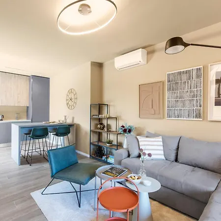 New Stylish Casa Melisa With 2 Gardens And Bbq Facilities! Дом отдыха Пореч