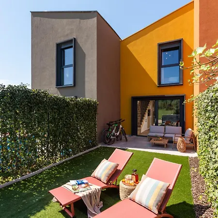 Vikendica New Stylish Casa Melisa With 2 Gardens And Bbq Facilities! *