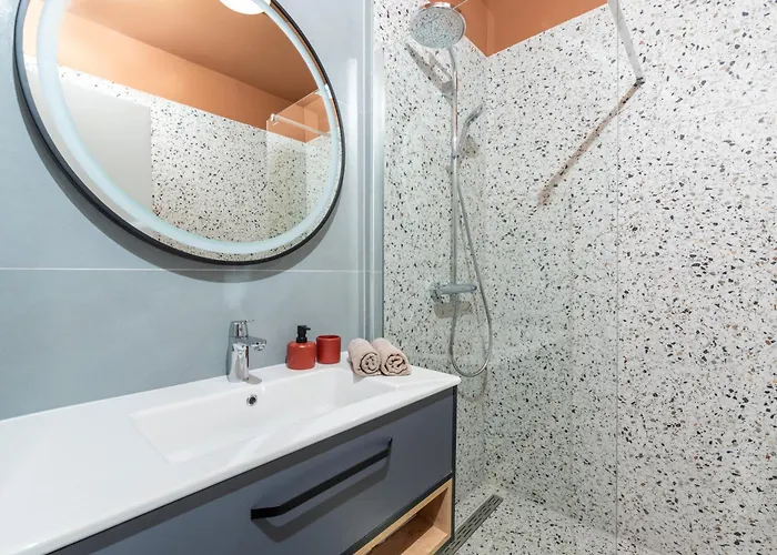 New Stylish Casa Melisa With 2 Gardens And Bbq Facilities! Dom wakacyjny Poreč