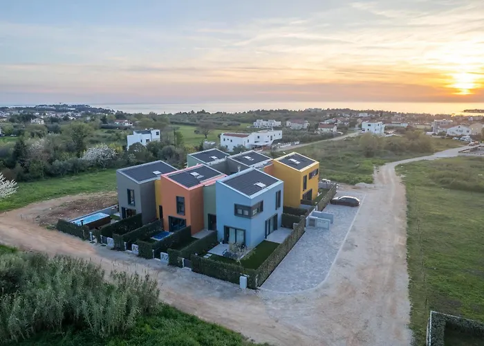 New Stylish Casa Melisa With 2 Gardens And Bbq Facilities!